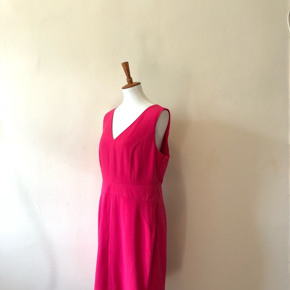 Pink Sheath dress with back cut out - Picture 3 of 5